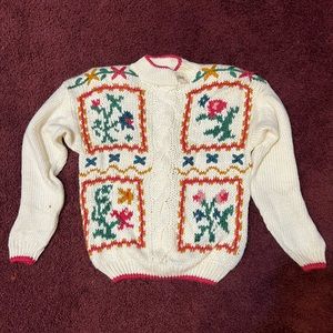 Womens Carolina Colors beautiful sweater with pretty floral design size M (NWT).